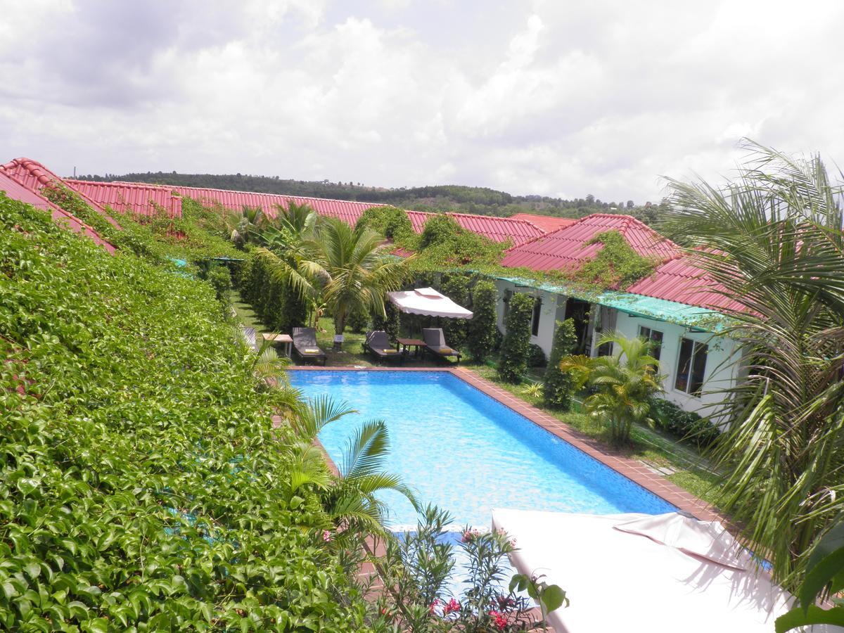 White Boutique Hotel And Residences Sihanoukville Exterior photo